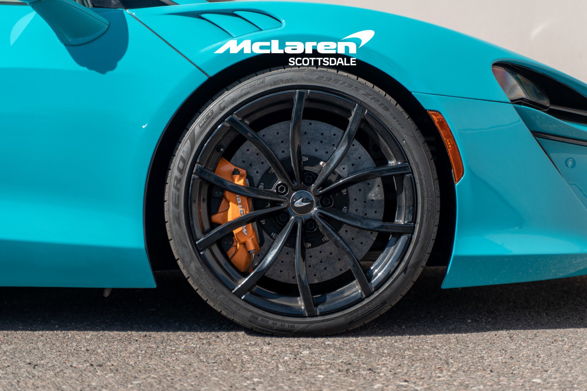 Used 2024 McLaren Artura image 21