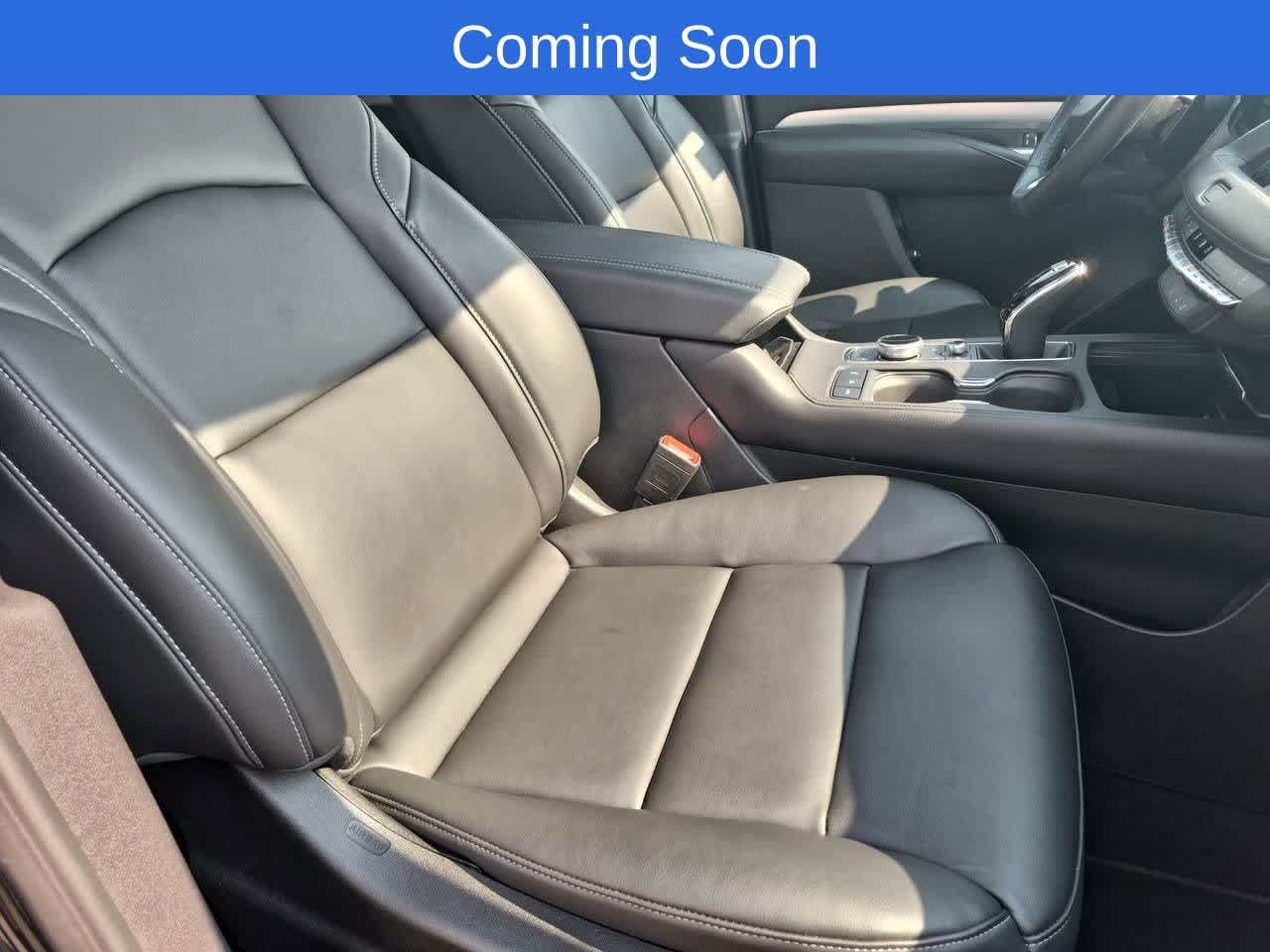 Used 2023 Cadillac XT4 Premium Luxury w/ Cold Weather Package AWD/4WD image 15