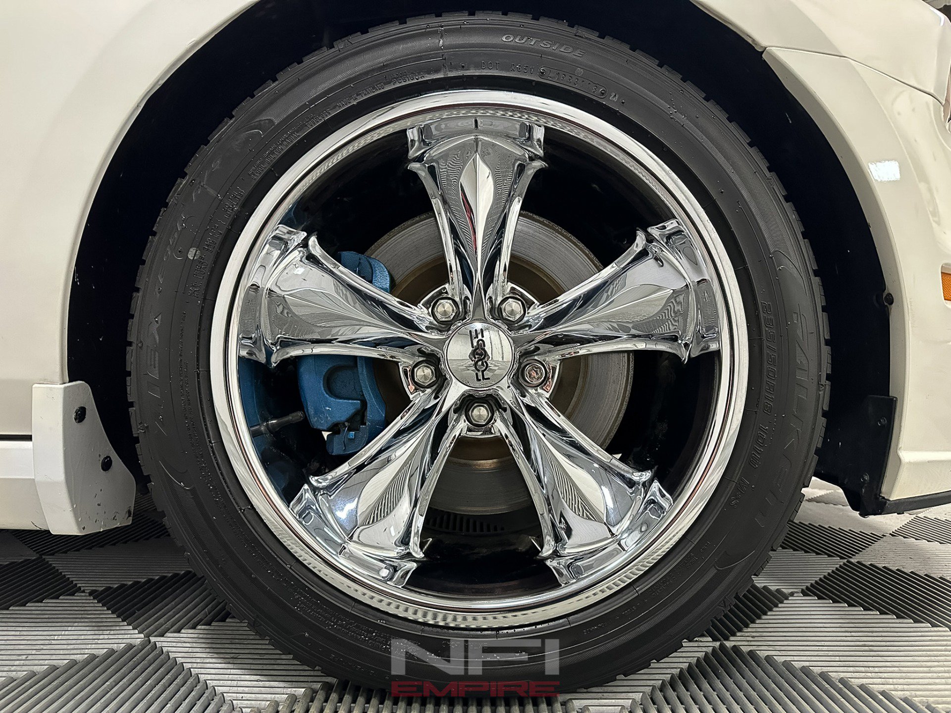 Used 2013 Ford Mustang GT Premium w/ Security Pkg image 21