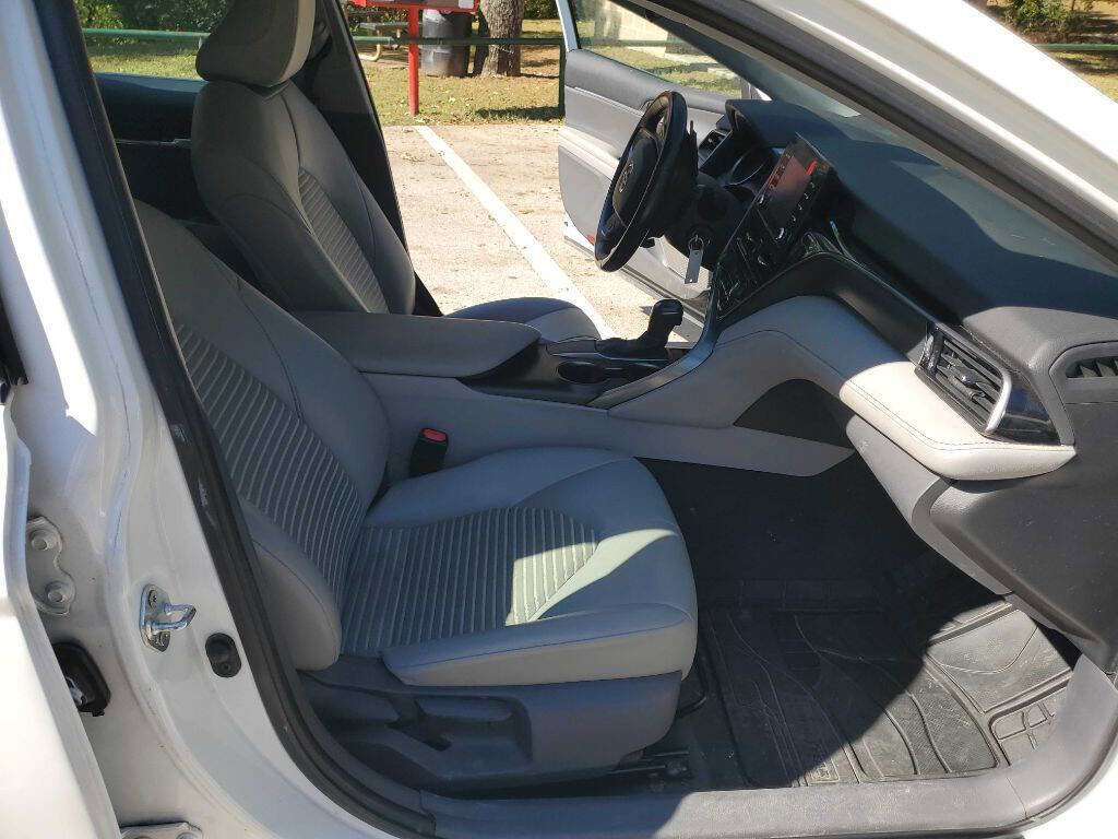 Used 2021 Toyota Camry SE image 23