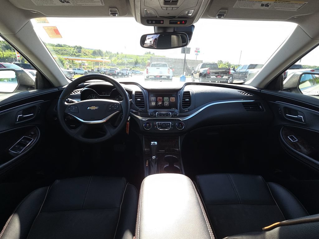Used 2015 Chevrolet Impala LT w/ Convenience Package FWD image 29