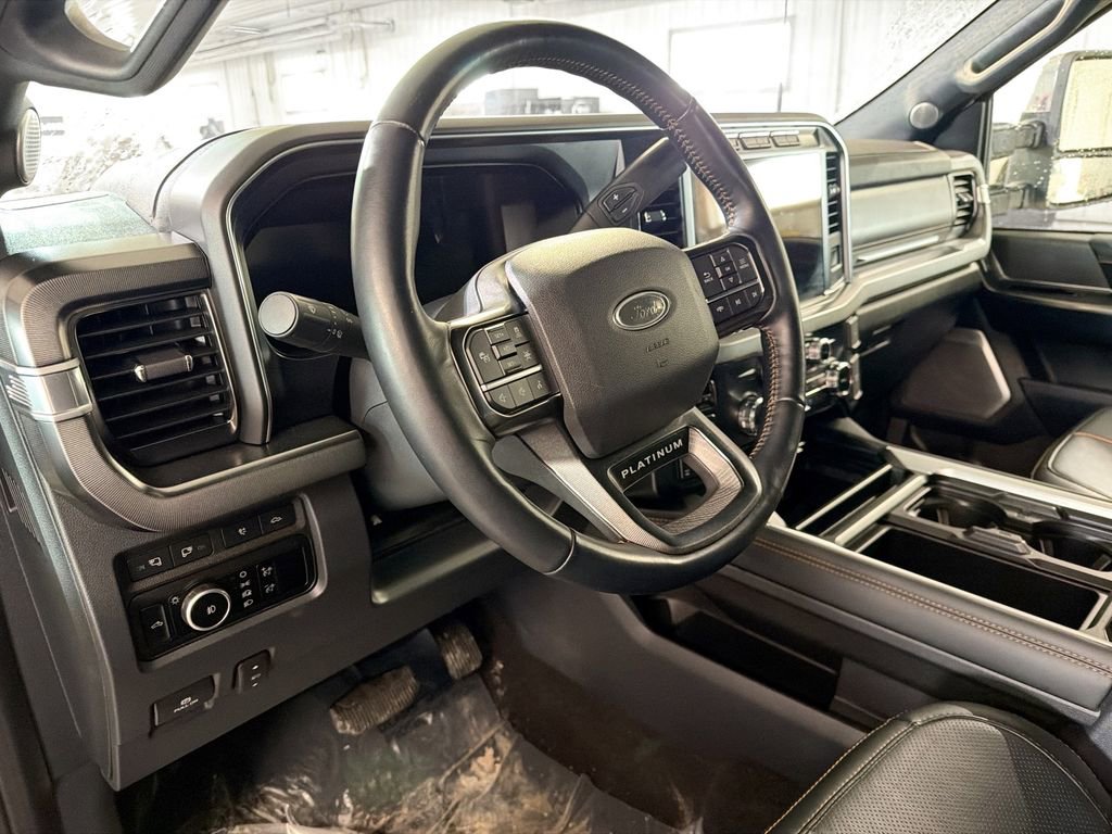 Used 2023 Ford F250 Platinum AWD/4WD image 8