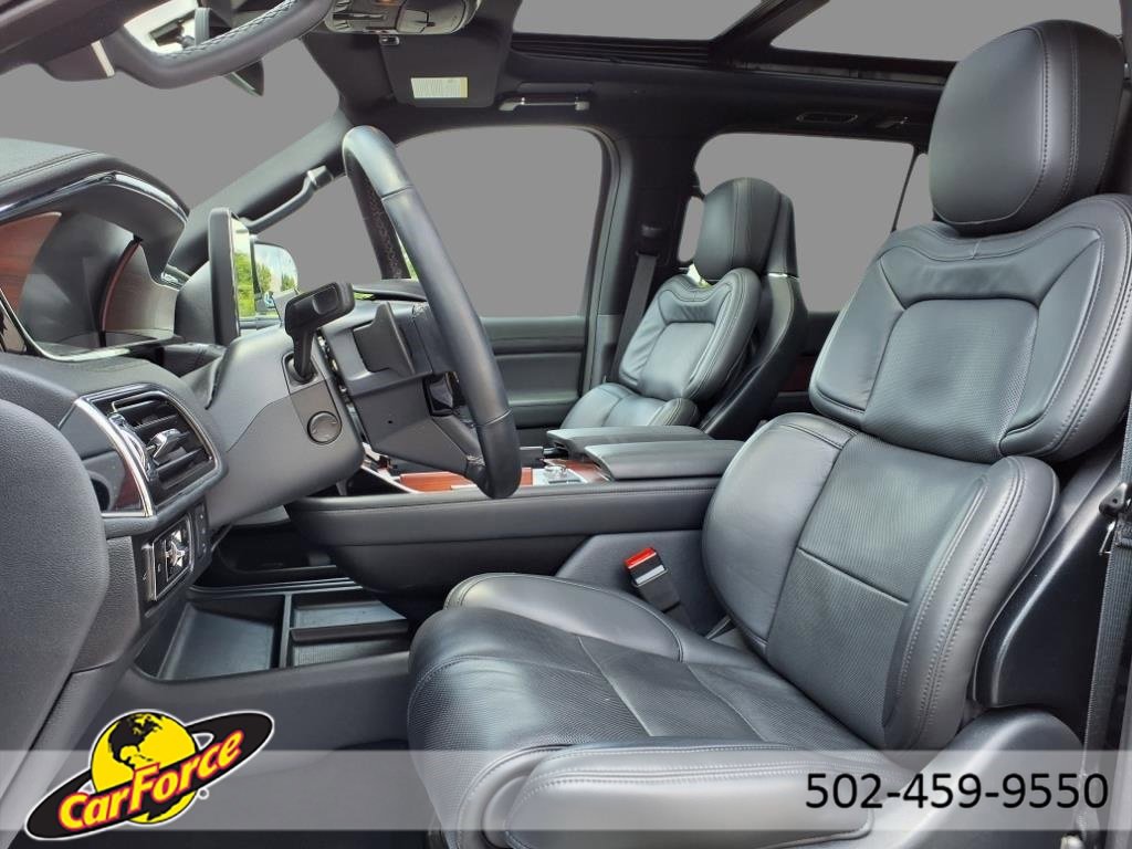 Used 2023 Lincoln Navigator Reserve image 5