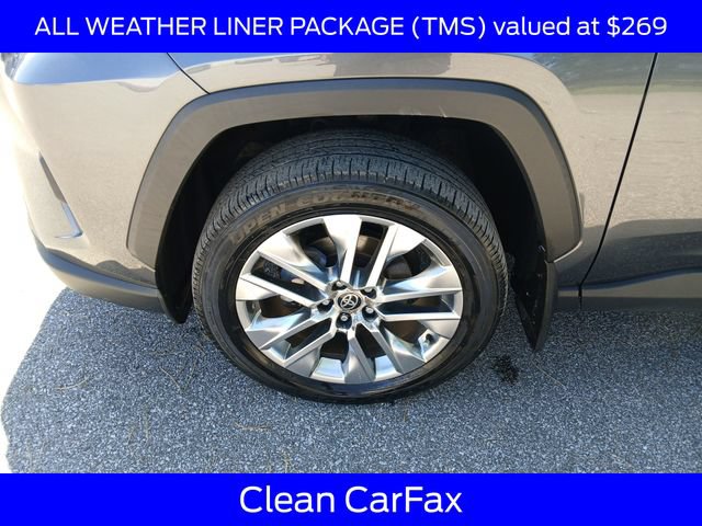 Used 2022 Toyota RAV4 XLE Premium AWD/4WD image 4