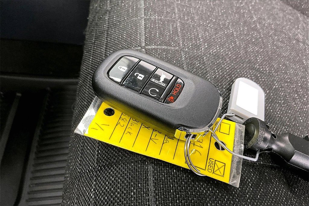 Used 2025 Honda HR-V LX image 11