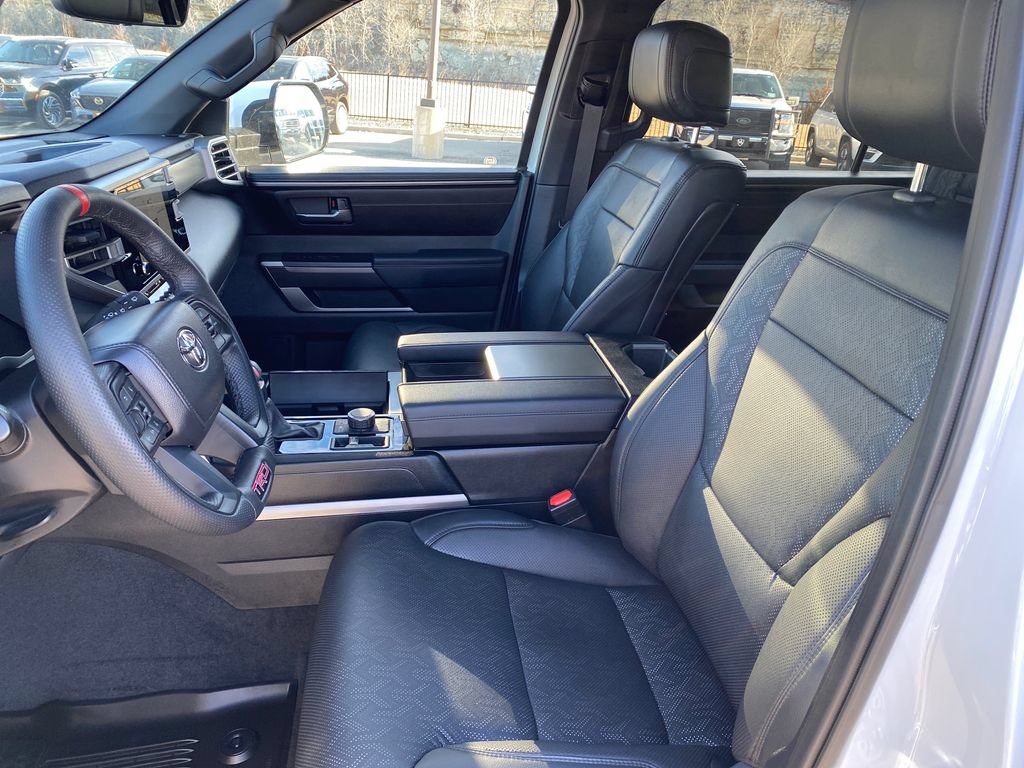 Used 2025 Toyota Sequoia 4WD image 10
