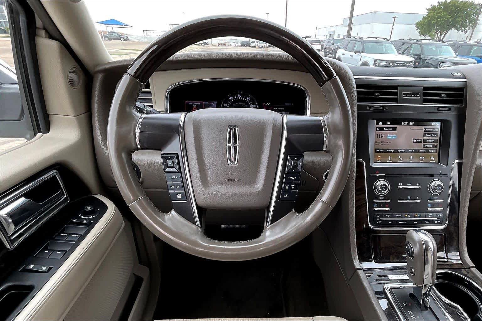 Used 2017 Lincoln Navigator Select AWD/4WD image 6