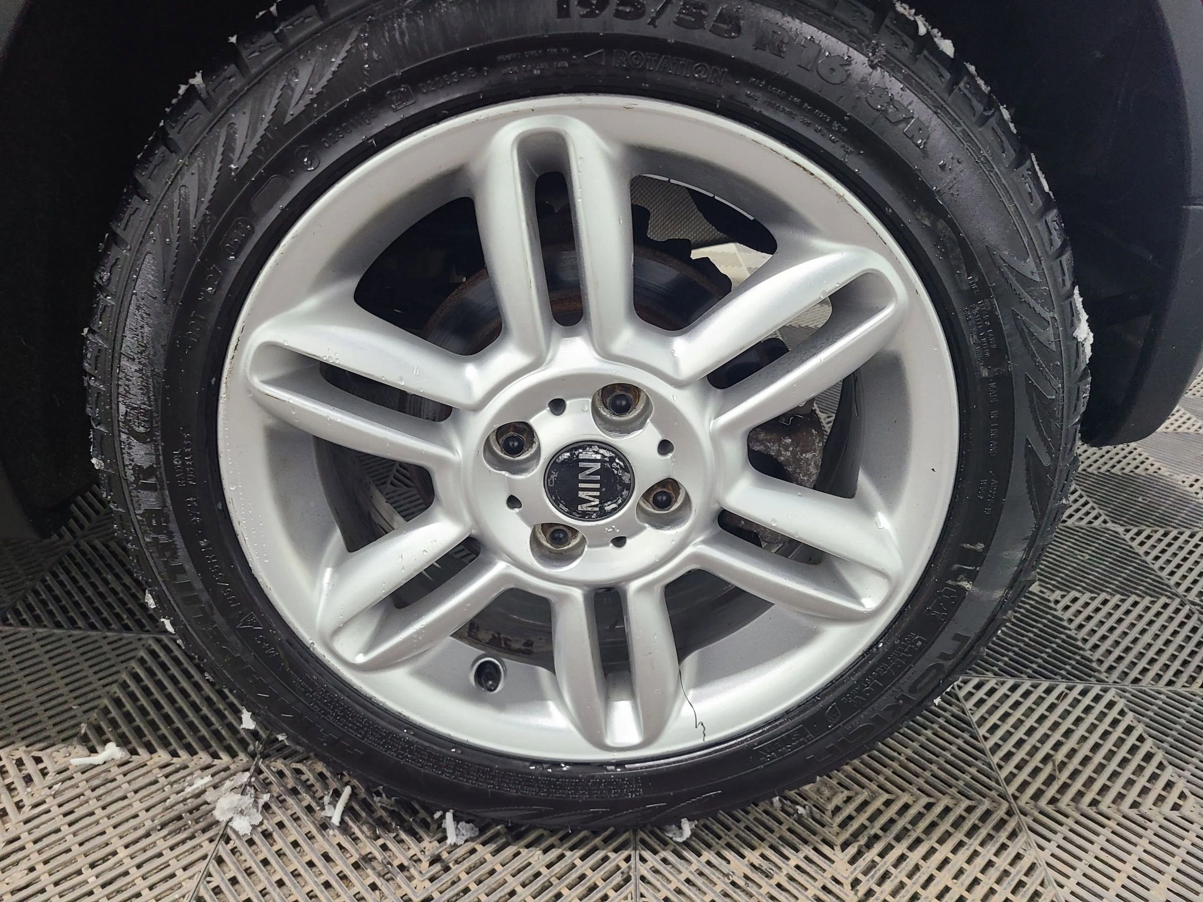 Used 2011 MINI Cooper Convertible image 17