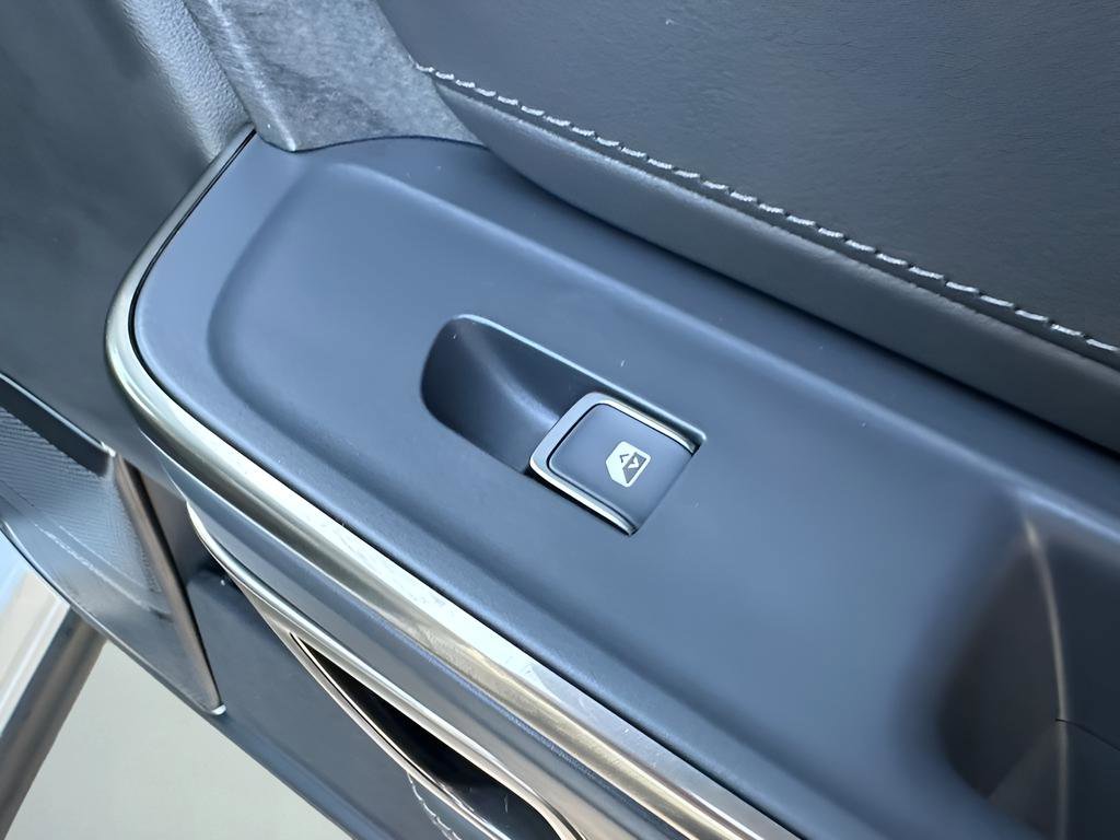 Used 2022 Rivian R1S Adventure image 50