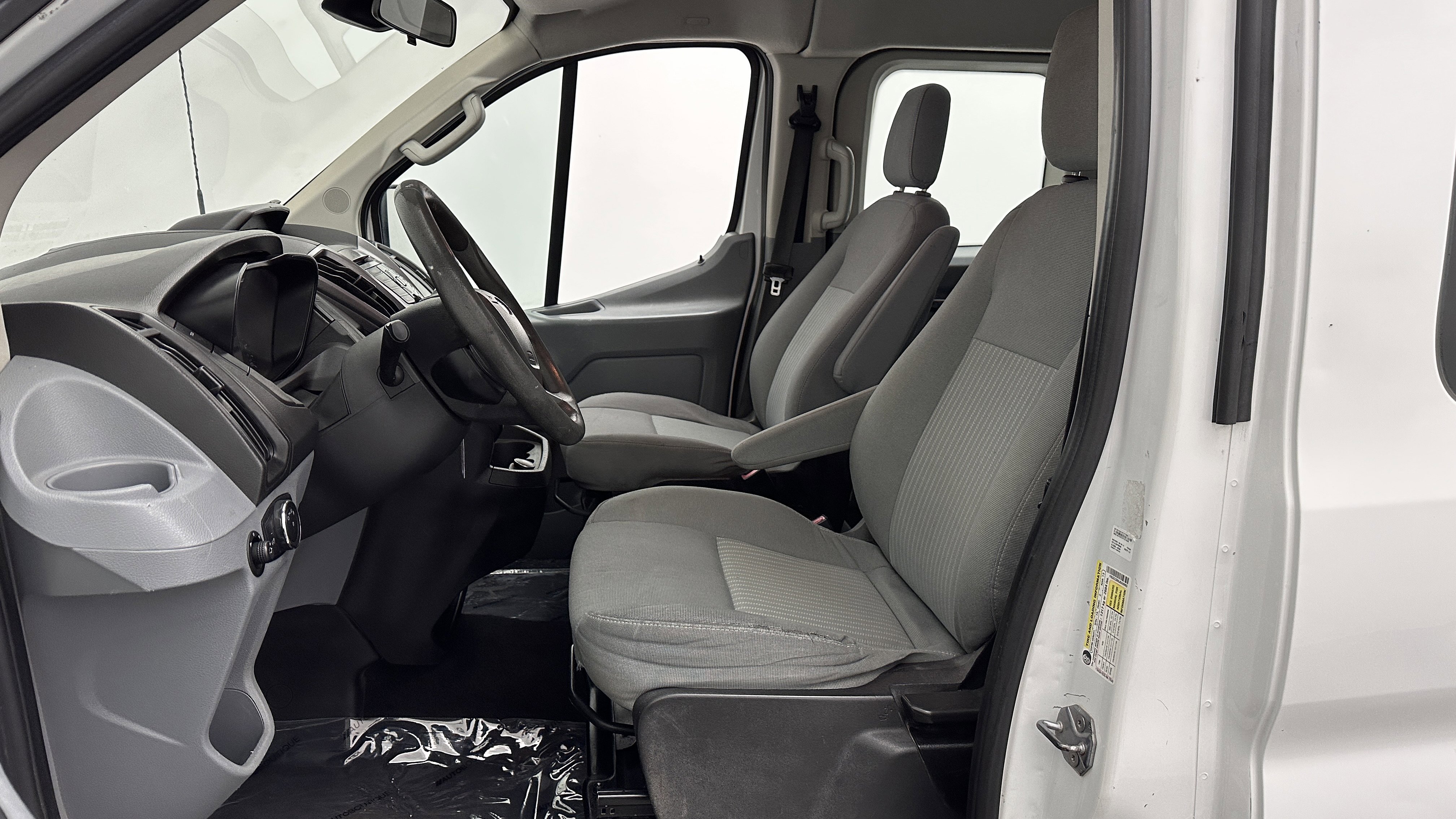 Used 2018 Ford Transit 350 XLT RWD image 12
