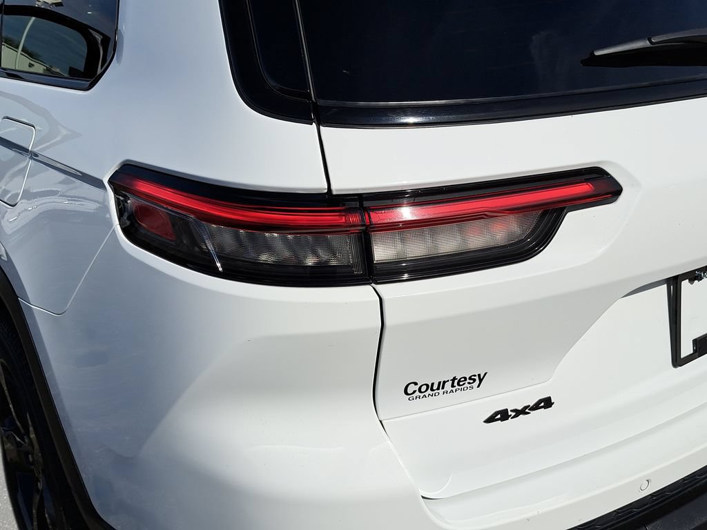 Certified 2023 Jeep Grand Cherokee L Altitude AWD/4WD image 36