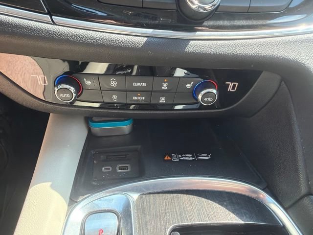 Used 2022 Buick Enclave Essence w/ Experience Buick Package AWD/4WD image 17