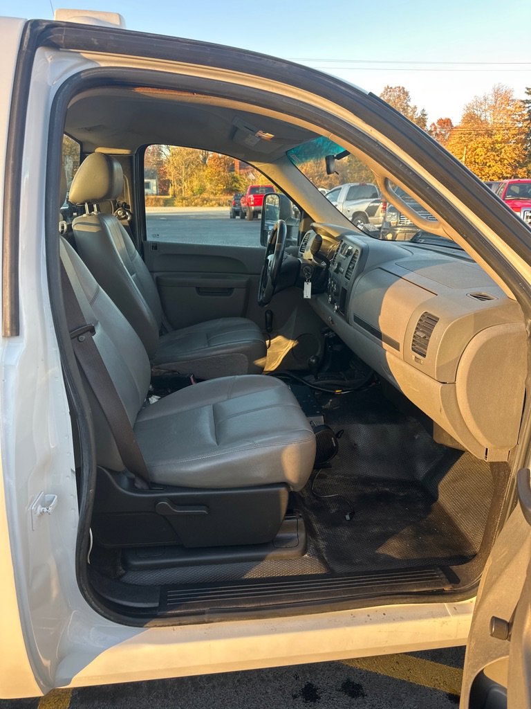 Used 2010 GMC Sierra 3500 W/T image 10