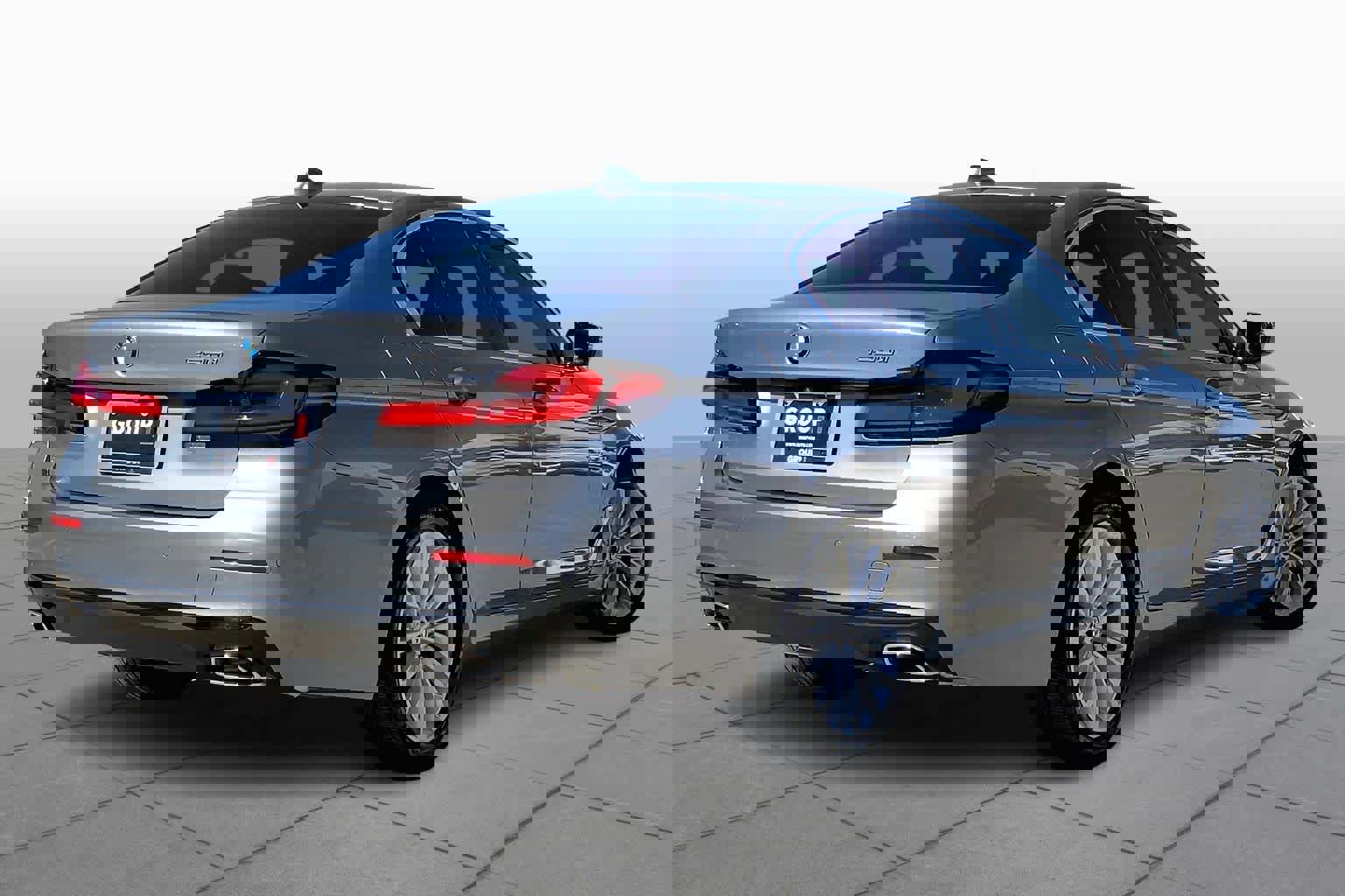 Used 2023 BMW 530i w/ Premium Package image 13