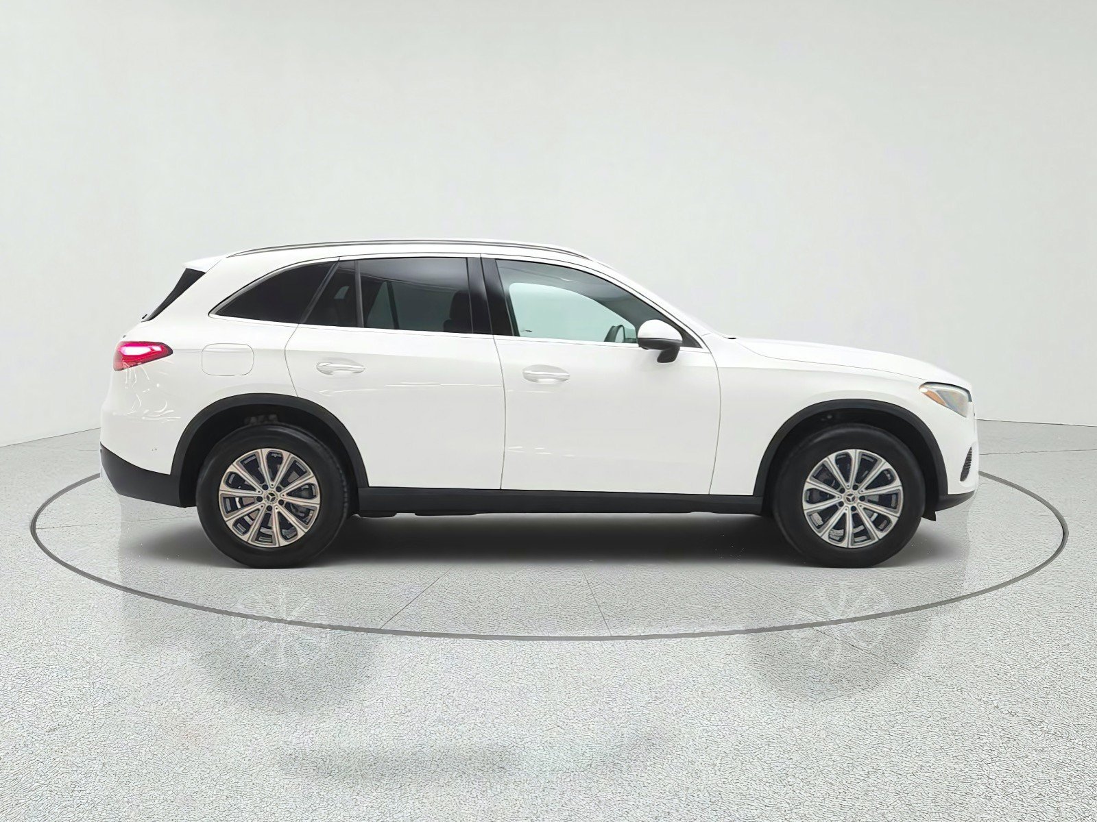 Certified 2026 Mercedes-Benz GLC 300 4MATIC image 4