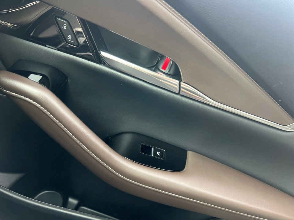 Certified 2025 MAZDA CX-30 AWD 2.5 S w/ Premium Package image 32