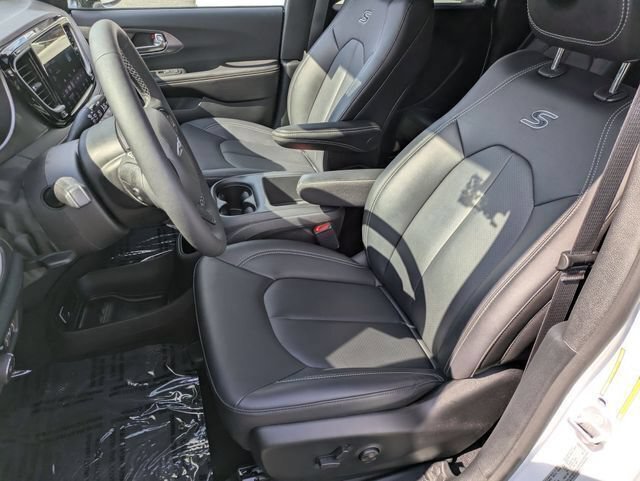 New 2026 Chrysler Pacifica Select w/ S Appearance Package FWD image 10