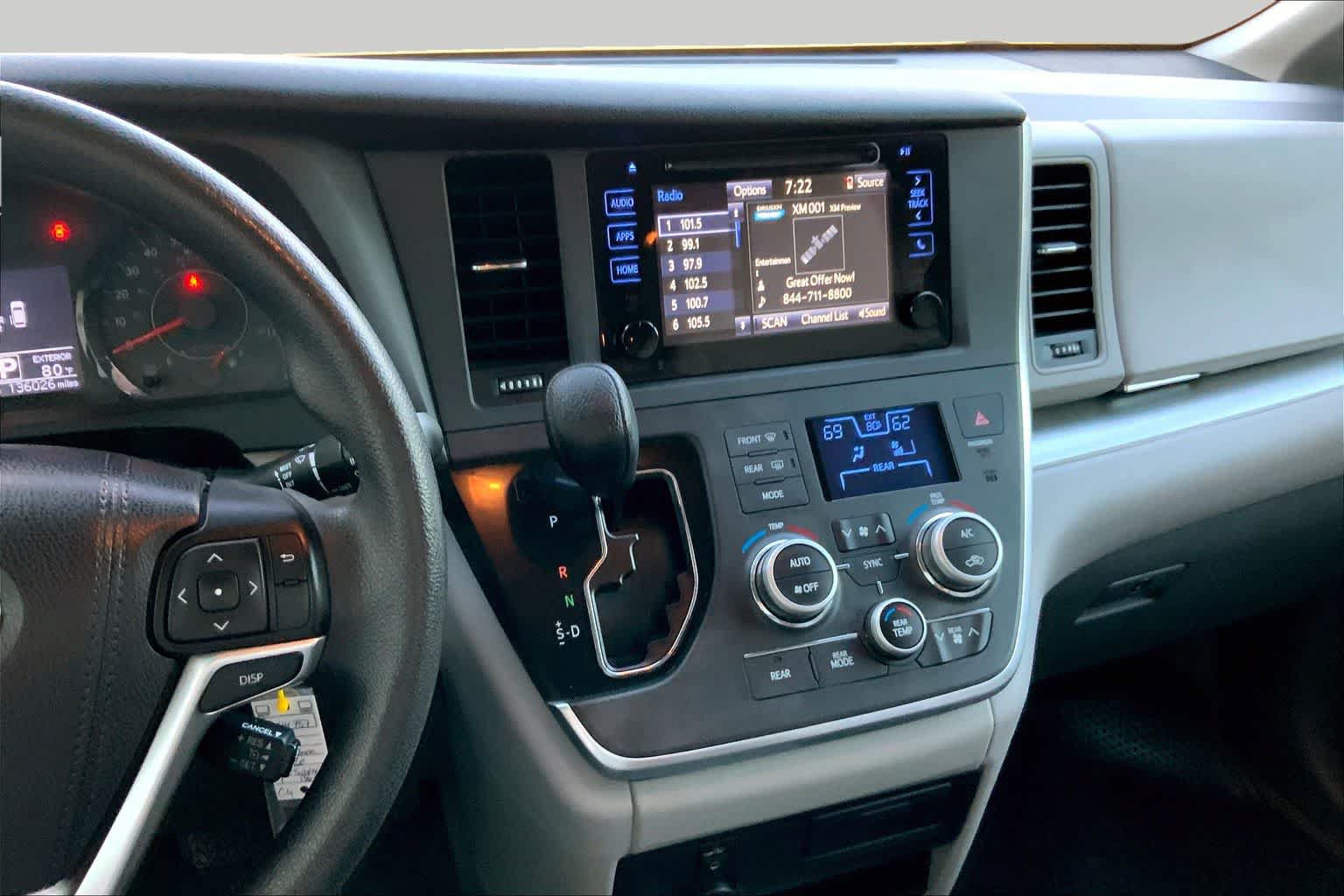 Used 2015 Toyota Sienna LE FWD image 7
