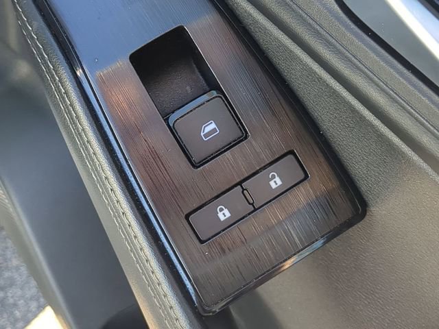 Used 2024 Nissan Rogue SV image 42