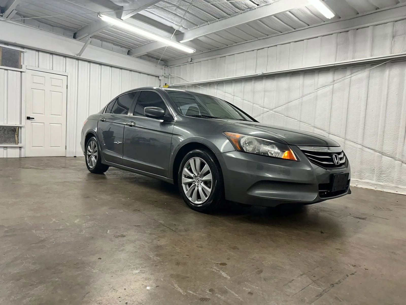 Used 2012 Honda Accord EX-L image 2