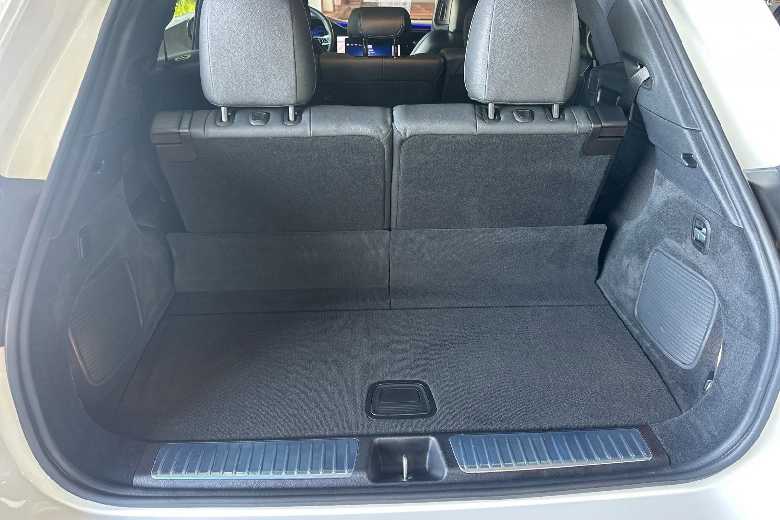 Used 2023 Mercedes-Benz EQS 580 4MATIC SUV image 23