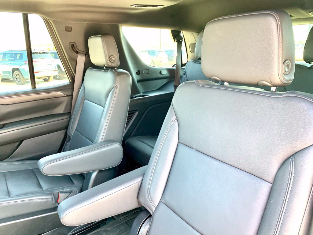 Used 2024 Chevrolet Tahoe Z71 w/ Luxury Package AWD/4WD image 14