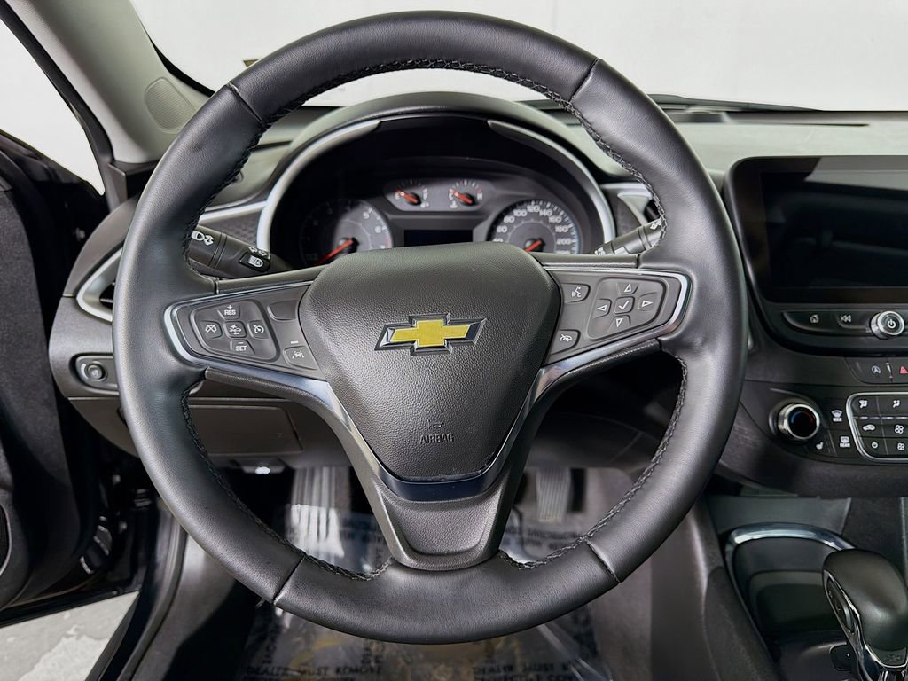 Used 2024 Chevrolet Malibu LT w/ Midnight Edition FWD image 13