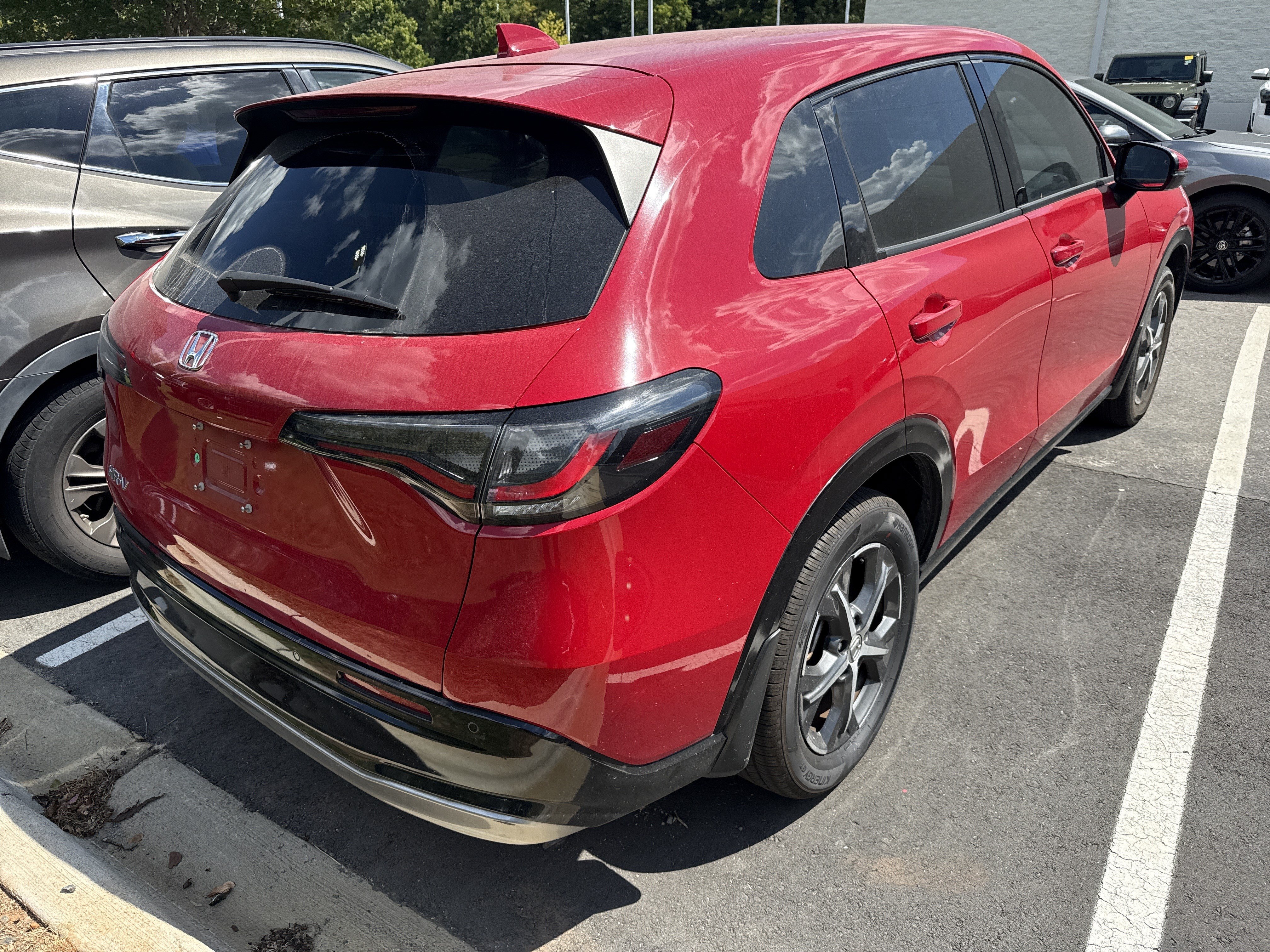 Used 2023 Honda HR-V EX-L image 8