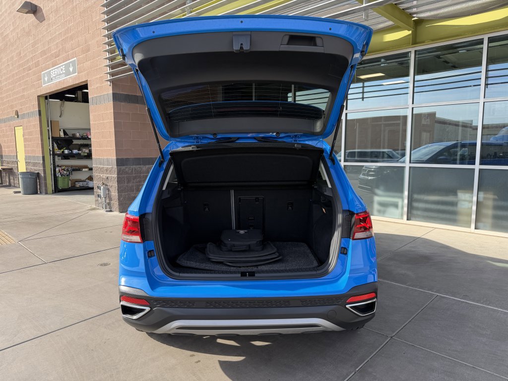 Used 2022 Volkswagen Taos SE w/ Panoramic Sunroof Package AWD/4WD image 36