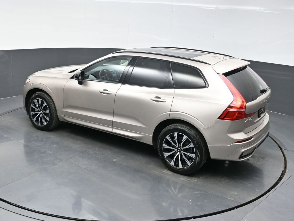 Used 2025 Volvo XC60 B5 Plus image 34