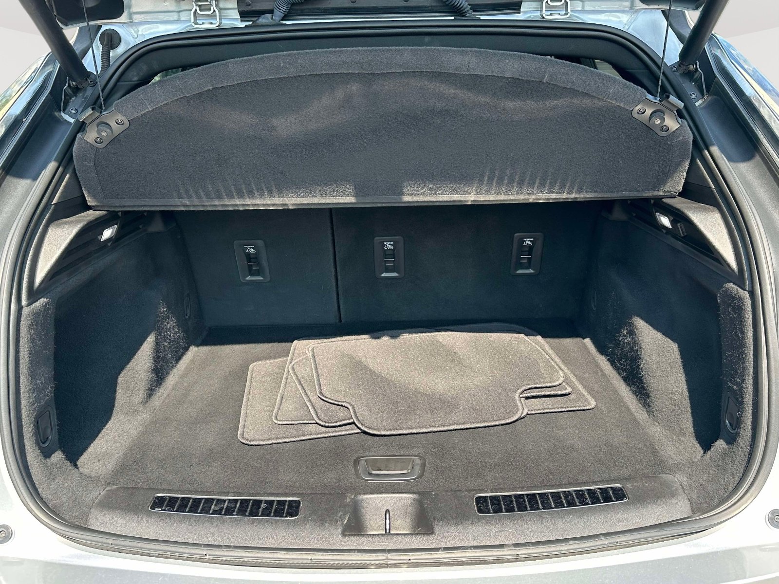 Used 2019 Cadillac XT4 Sport w/ LPO, Midnight Sport Package AWD/4WD image 35