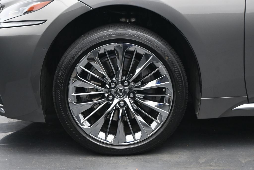 Used 2018 Lexus LS 500 w/ Interior Upgrade Package RWD image 17