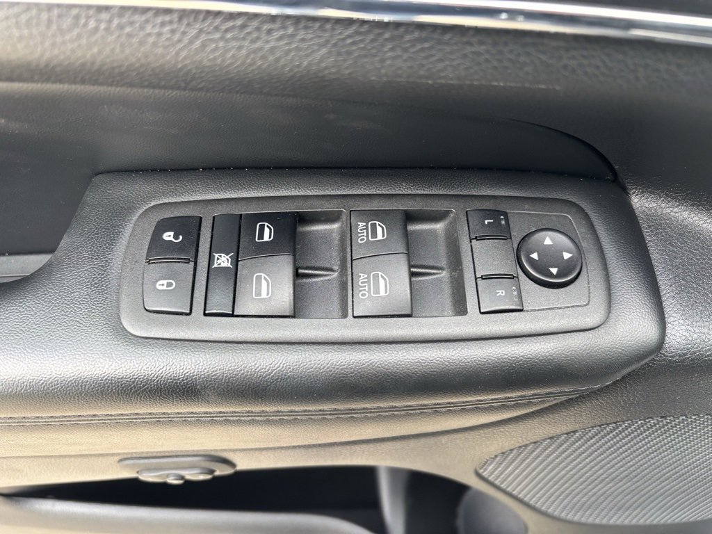 Used 2022 Jeep Grand Cherokee Limited w/ Technology Group image 18