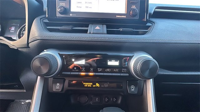 Used 2021 Toyota RAV4 LE image 17