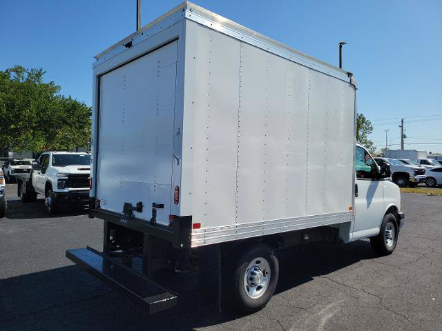 New 2025 Chevrolet Express 3500 w/ Power Convenience Package RWD image 4
