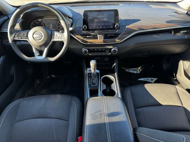 Used 2023 Nissan Altima 2.5 SV image 9