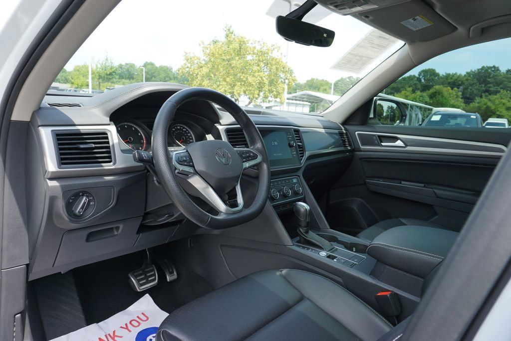 Used 2021 Volkswagen Atlas SE w/ Panoramic Sunroof Package FWD image 12