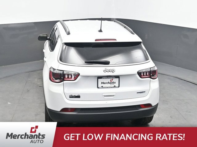 Used 2025 Jeep Compass Latitude AWD/4WD image 28