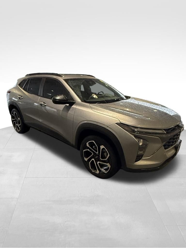 Used 2024 Chevrolet Trax RS w/ Sunroof Package image 9