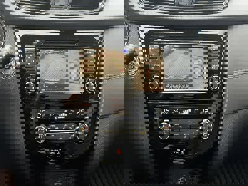 Used 2020 Nissan Rogue SL w/ Premium Package image 26