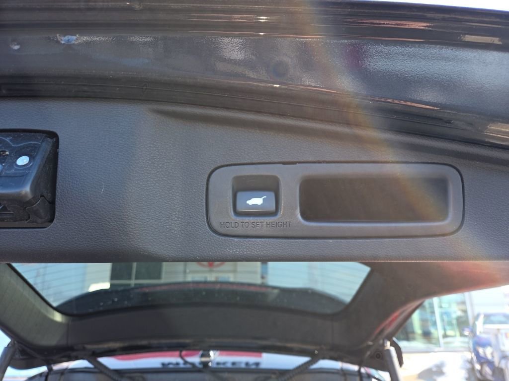 Used 2017 Honda CR-V Touring image 7