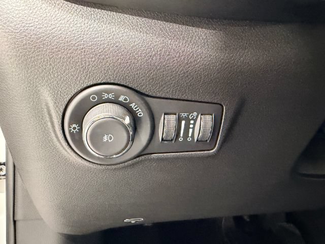 Used 2025 Jeep Compass Limited AWD/4WD image 19