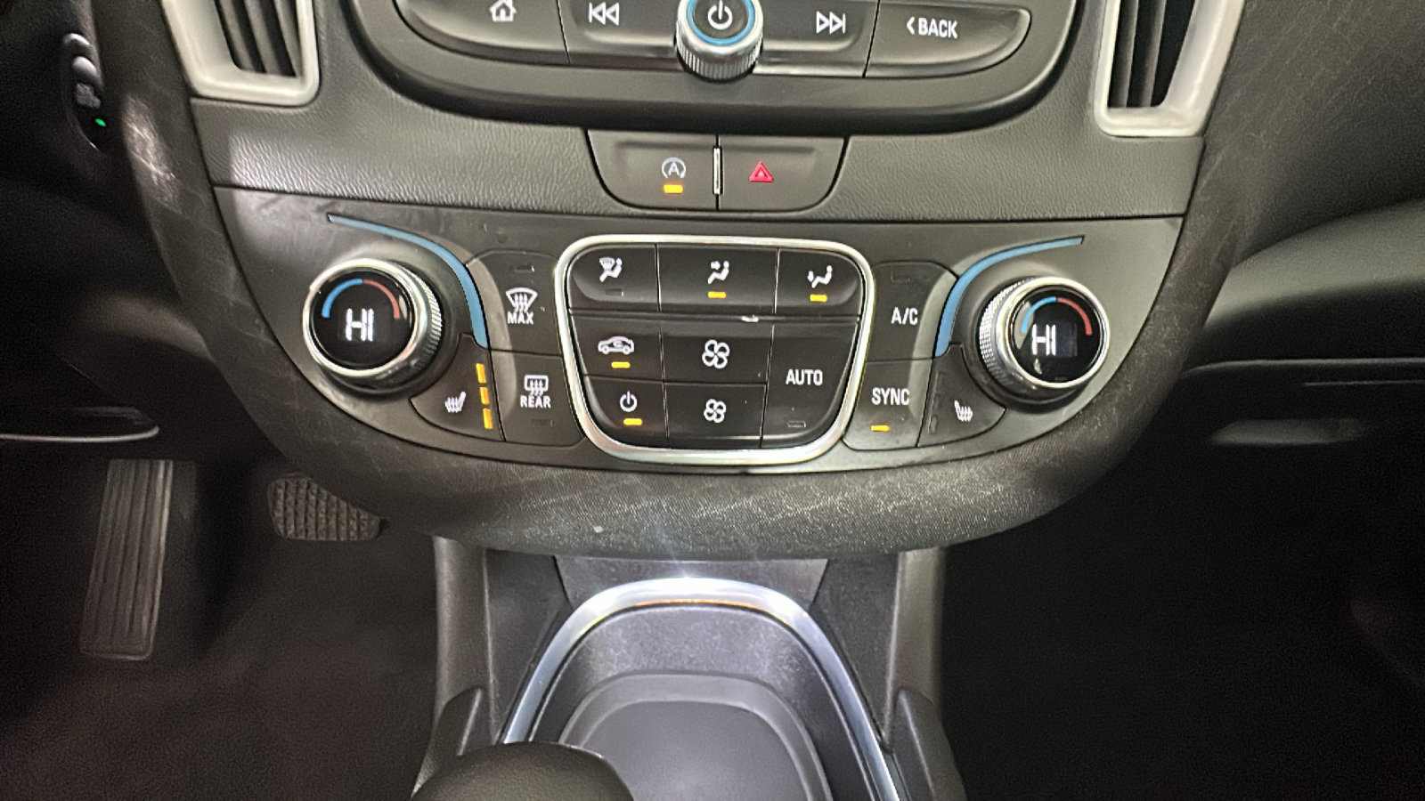 Used 2023 Chevrolet Malibu LT FWD image 25