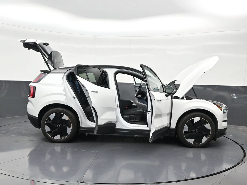Certified 2025 Volvo EX30 Plus AWD/4WD image 32