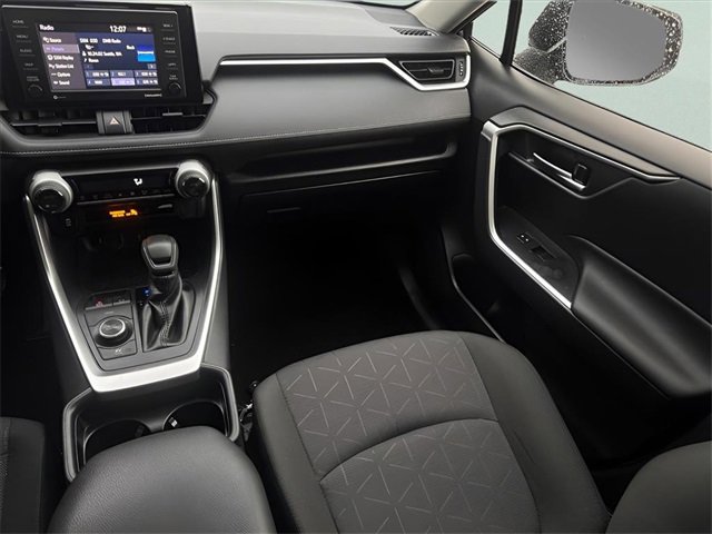 Used 2020 Toyota RAV4 XLE image 10