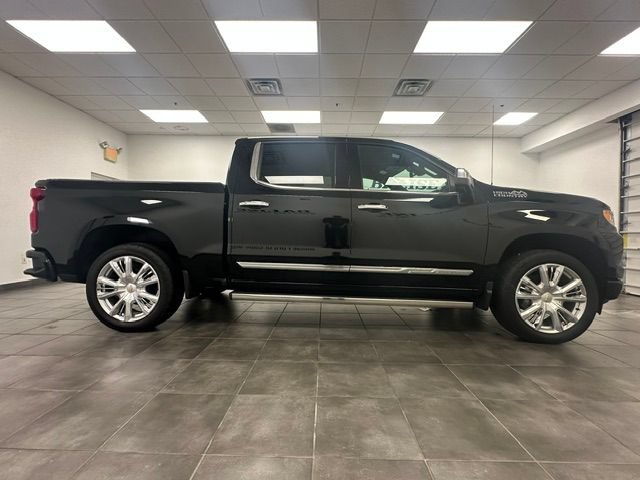 Used 2024 Chevrolet Silverado 1500 High Country w/ Technology Package AWD/4WD image 10