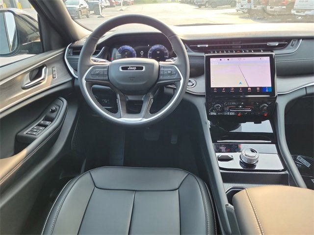 New 2025 Jeep Grand Cherokee L Limited w/ Black Appearance Package image 13