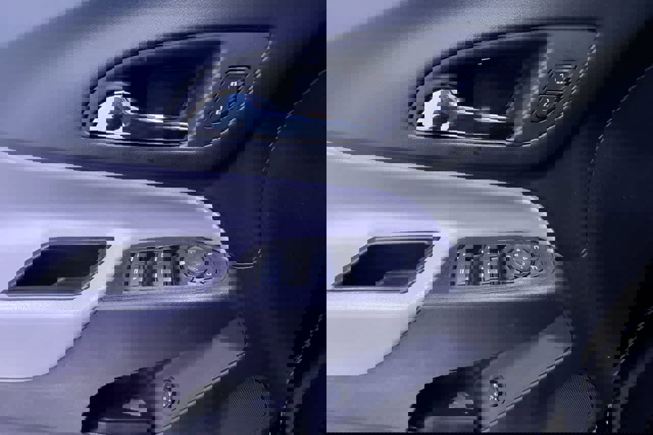 Used 2023 Chevrolet Equinox LT image 12