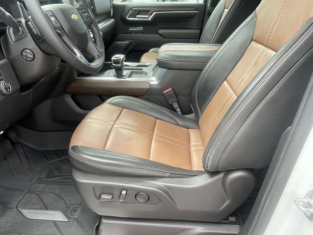 Used 2024 Chevrolet Silverado 1500 High Country w/ High Country Premium Package AWD/4WD image 14