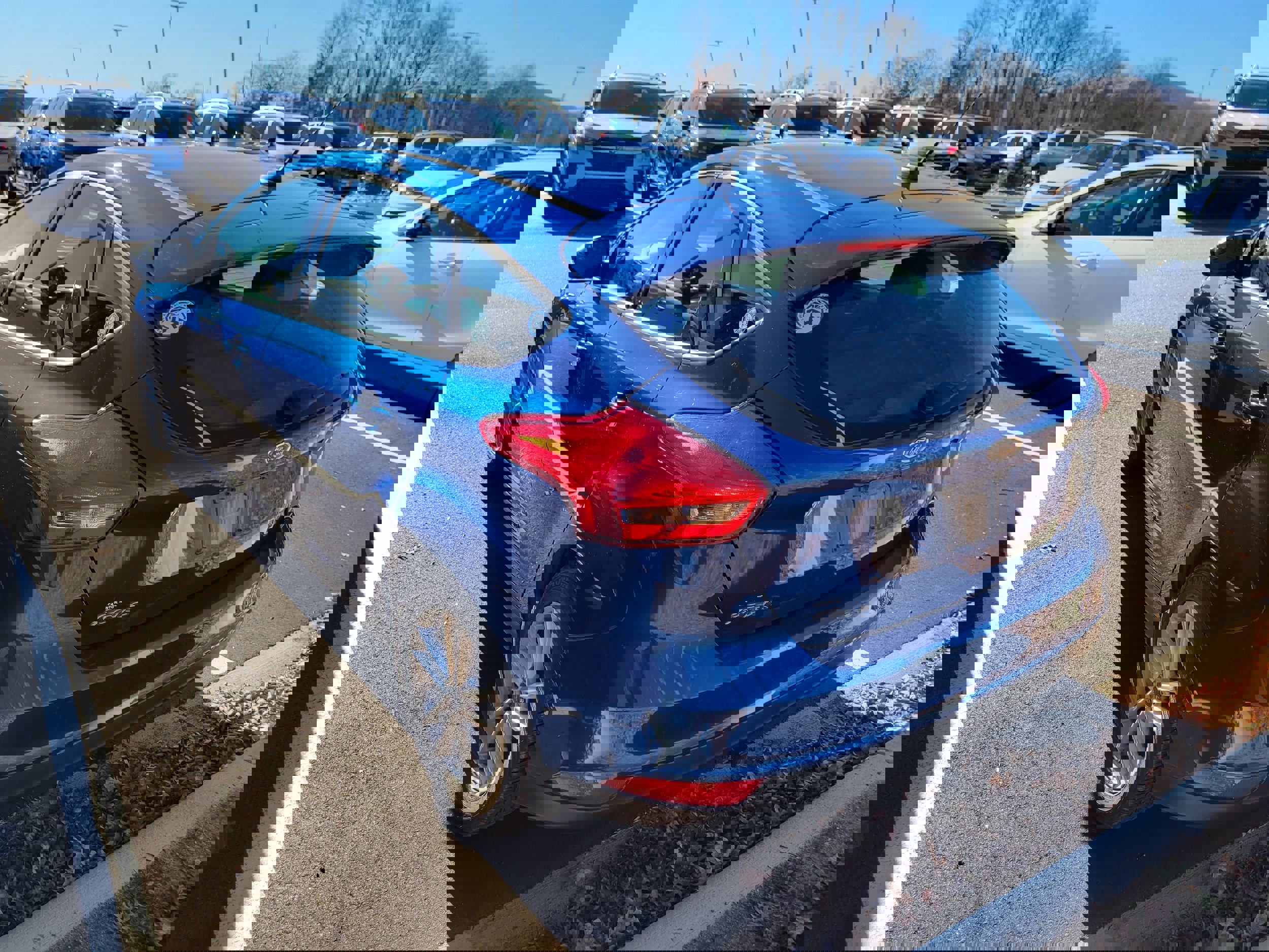 Used 2018 Ford Focus SE w/ Cold Weather Package image 4